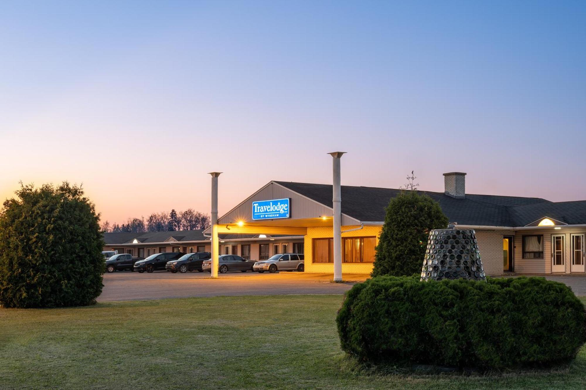 Travelodge By Wyndham Grand Falls Ngoại thất bức ảnh