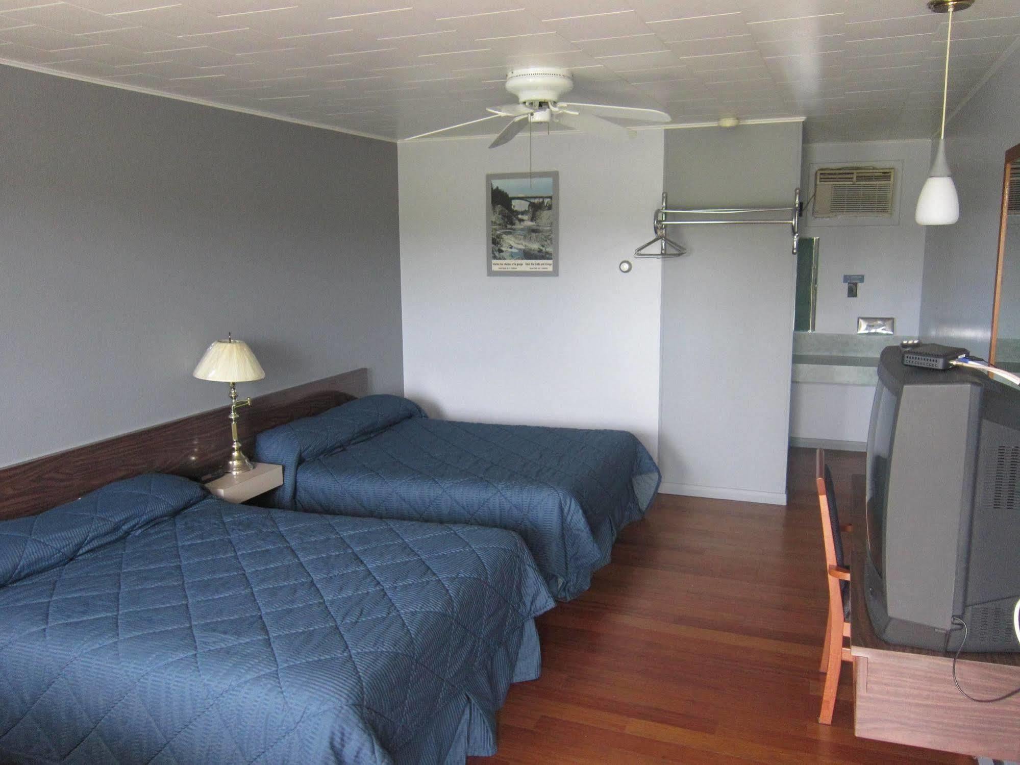 Travelodge By Wyndham Grand Falls Ngoại thất bức ảnh